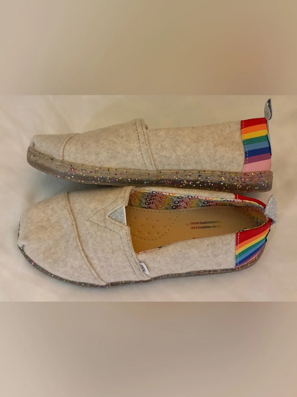 TOMS Alpargata Fenix Girls Slip On Shoes  Size 2 Oatmeal Rainbow Sneakers PRIDE